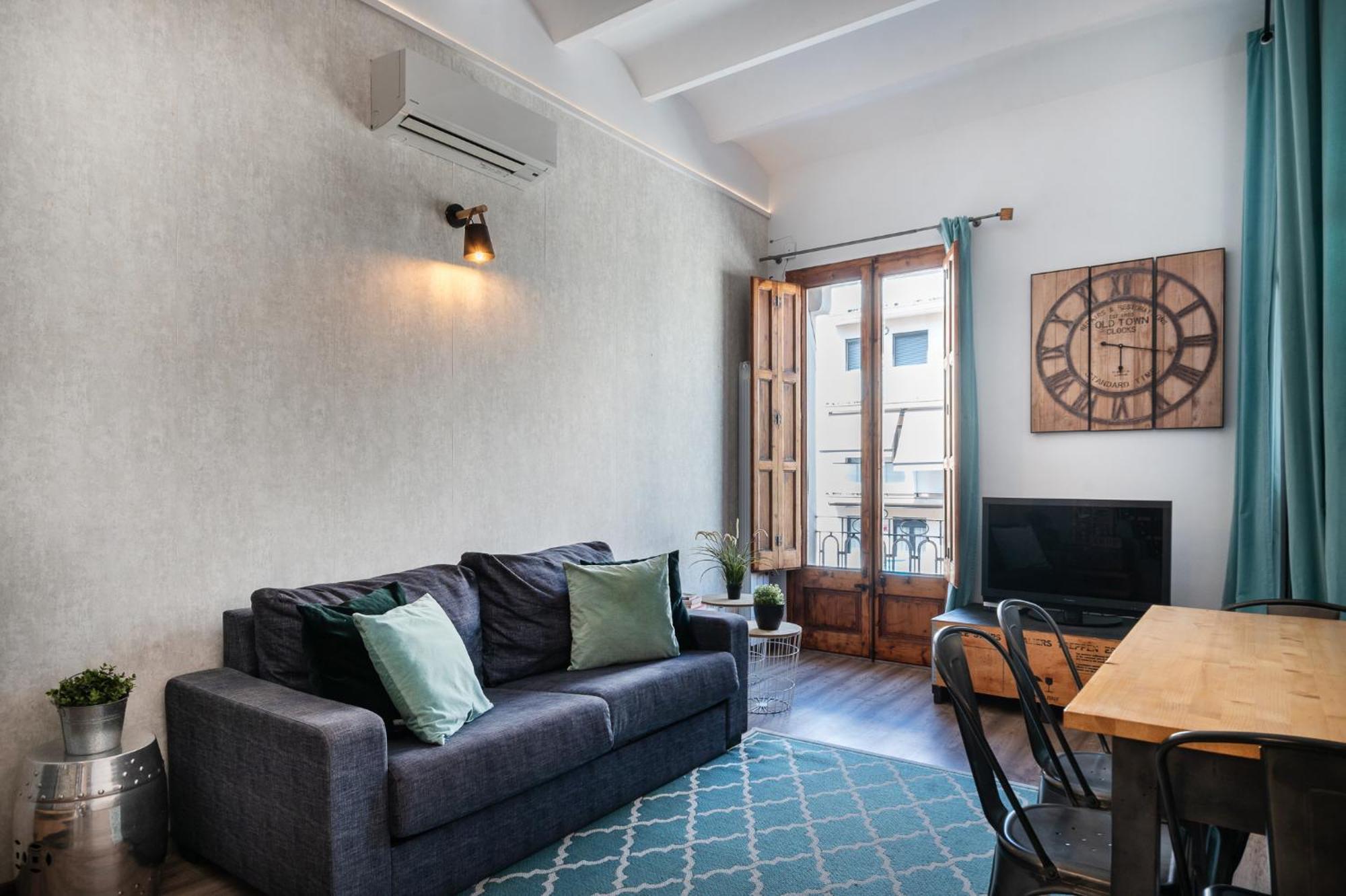 Apartment Beautiful Renovated Loft Minutes From The *